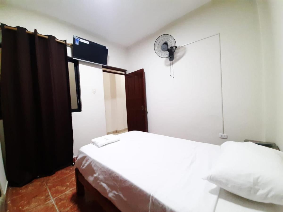 Guest House Tumbes Buitenkant foto