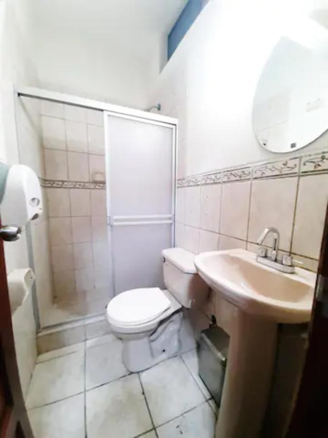Guest House Tumbes Buitenkant foto