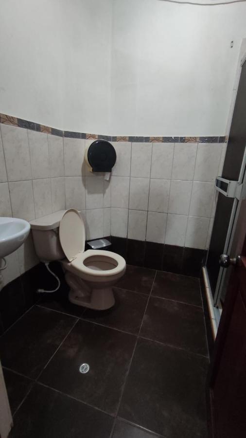 Guest House Tumbes Buitenkant foto