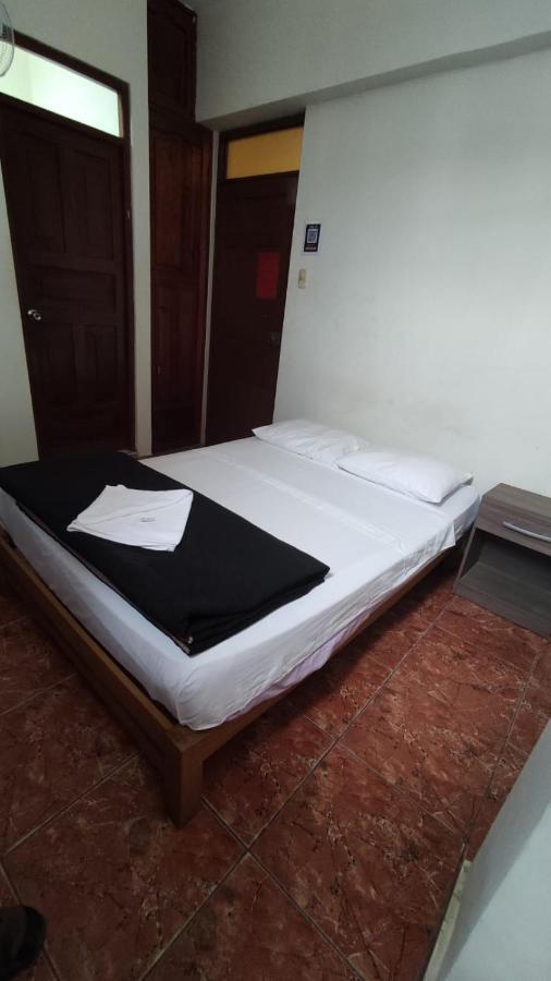 Guest House Tumbes Buitenkant foto
