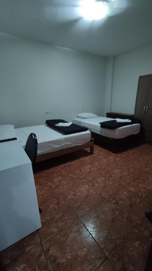 Guest House Tumbes Buitenkant foto