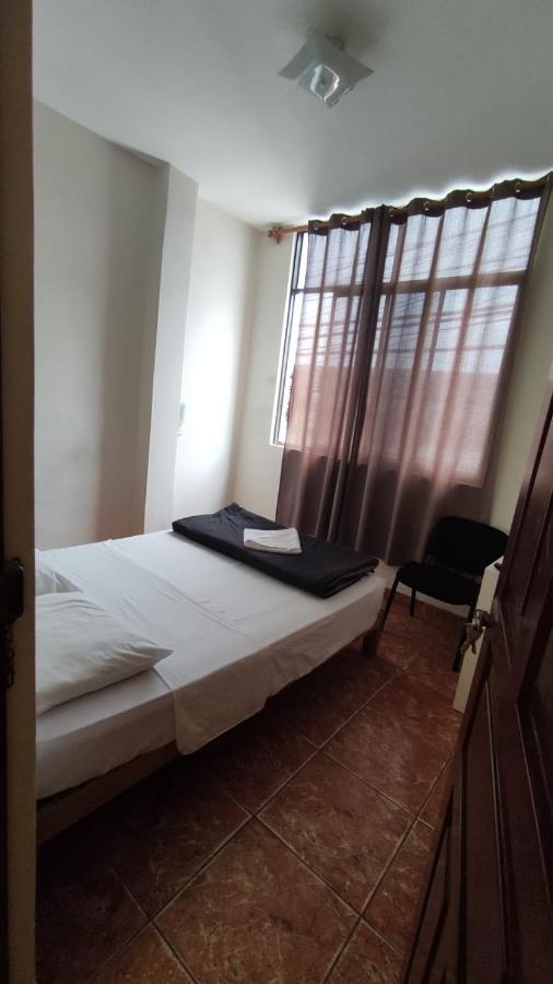 Guest House Tumbes Buitenkant foto
