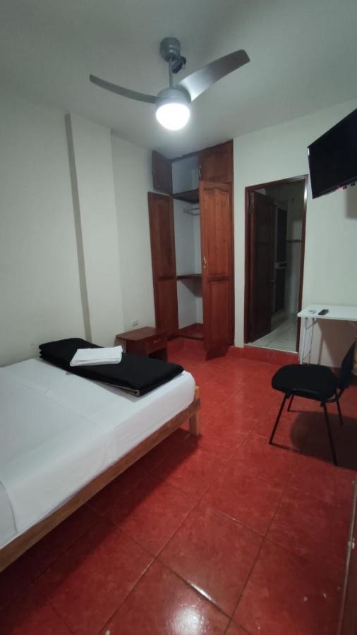 Guest House Tumbes Buitenkant foto