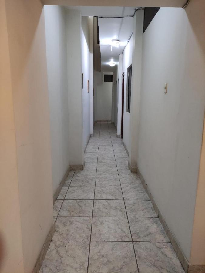 Guest House Tumbes Buitenkant foto