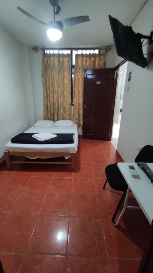 Guest House Tumbes Buitenkant foto