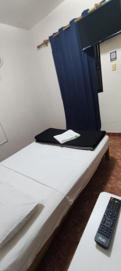 Guest House Tumbes Buitenkant foto
