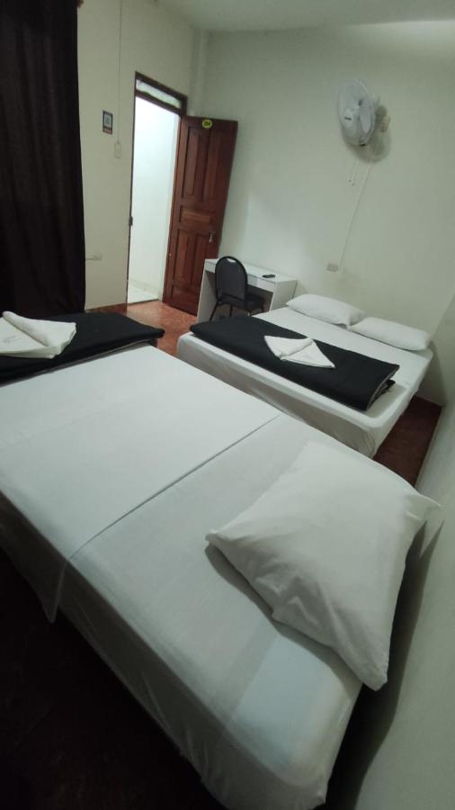 Guest House Tumbes Buitenkant foto