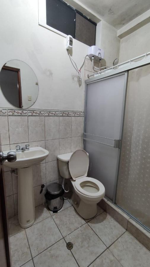 Guest House Tumbes Buitenkant foto