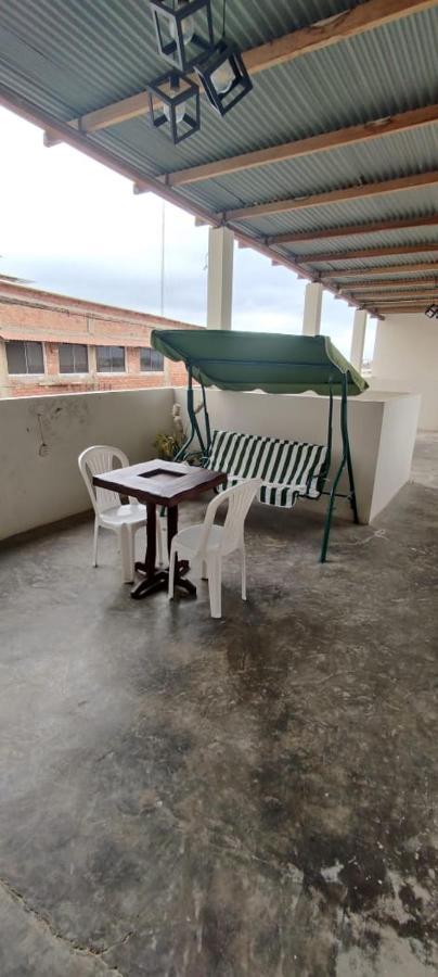 Guest House Tumbes Buitenkant foto